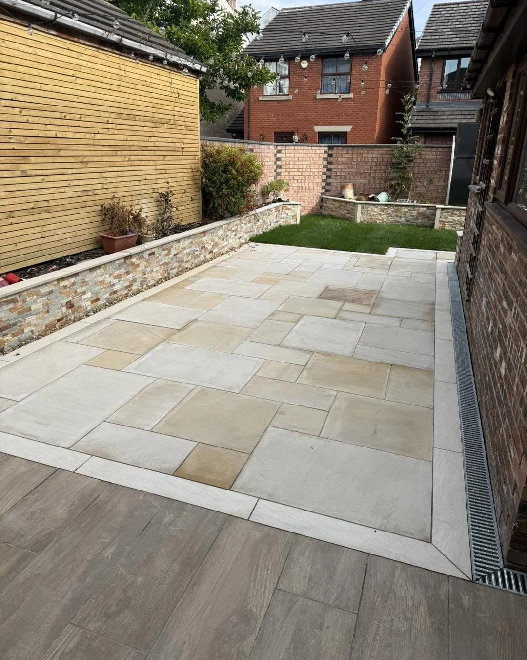 sawn-mint-indian-sandstone-patio-standish